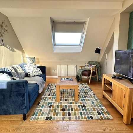 The Courtyard 2 Bedroom Apartments In Central Windsor With Parking 외부 사진