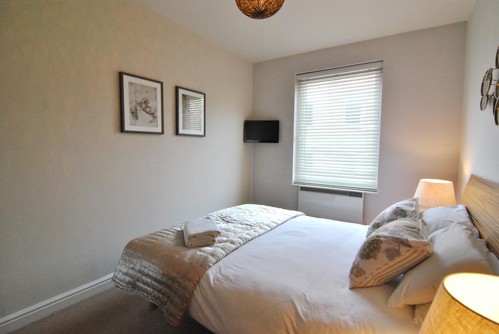 The Courtyard 2 Bedroom Apartments In Central Windsor With Parking 외부 사진