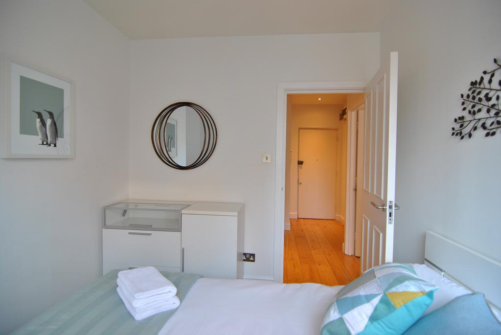 The Courtyard 2 Bedroom Apartments In Central Windsor With Parking 외부 사진