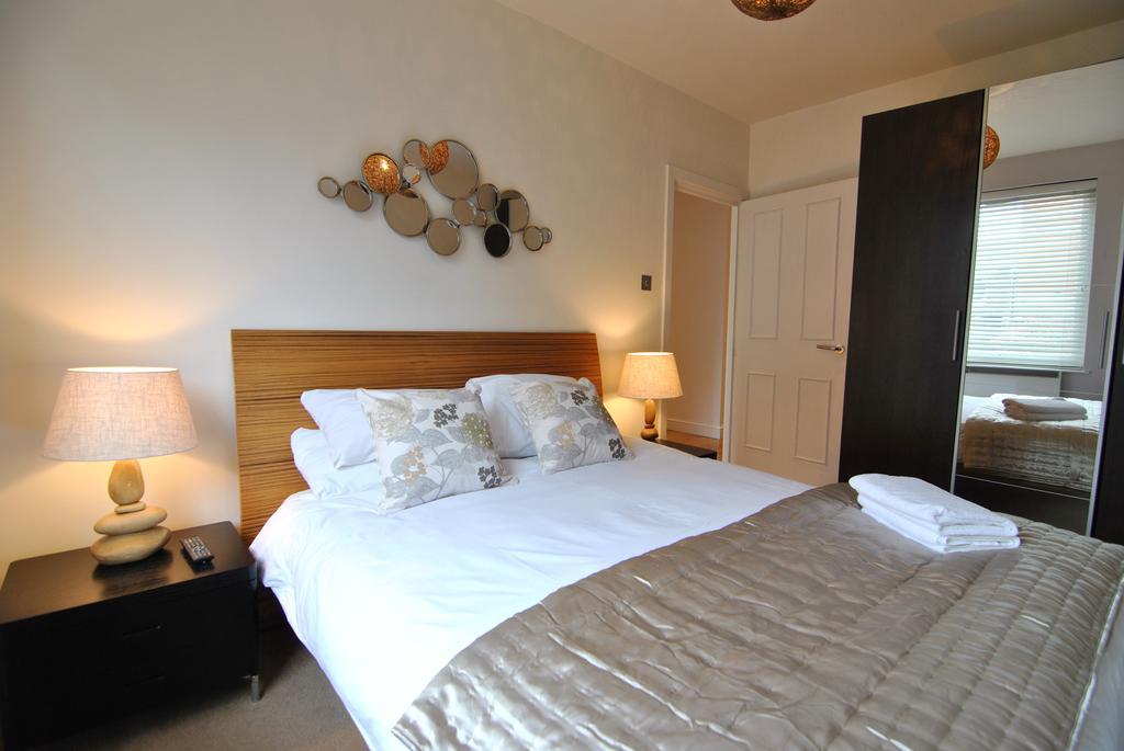 The Courtyard 2 Bedroom Apartments In Central Windsor With Parking 외부 사진