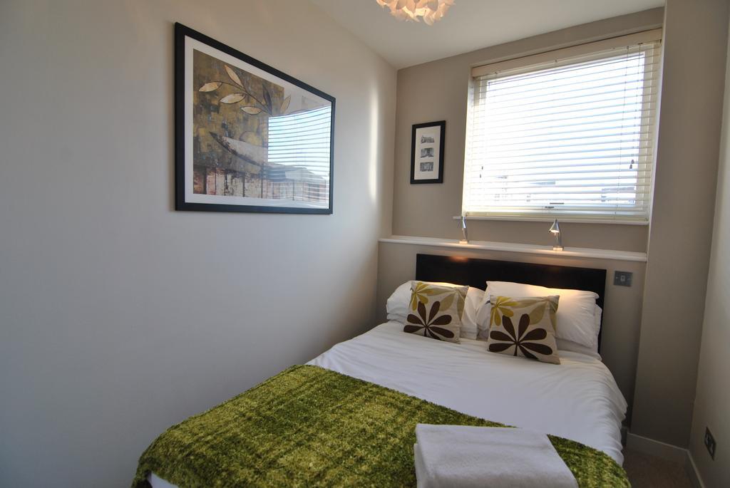 The Courtyard 2 Bedroom Apartments In Central Windsor With Parking 외부 사진
