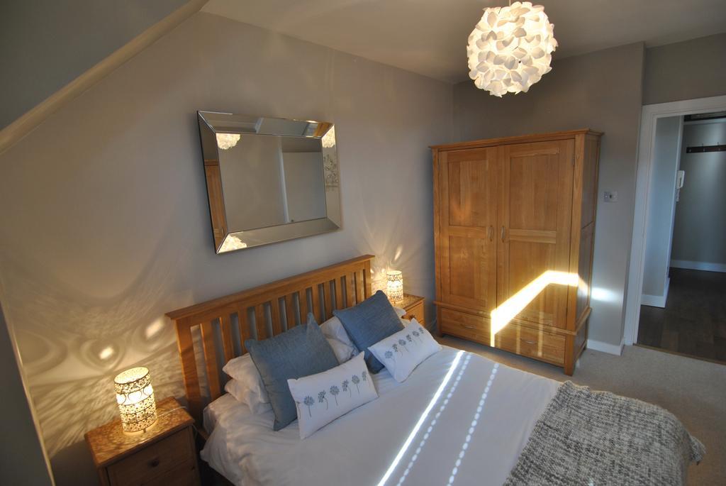 The Courtyard 2 Bedroom Apartments In Central Windsor With Parking 외부 사진